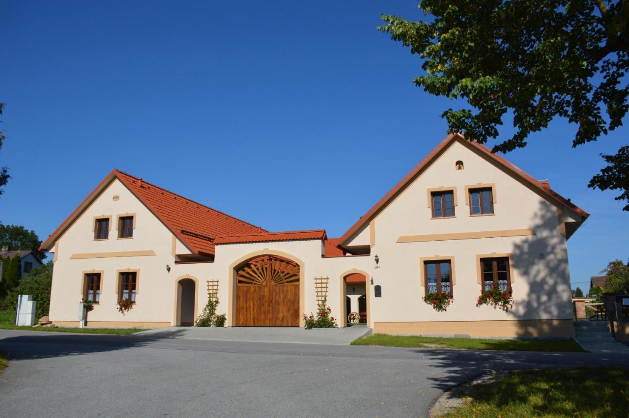 Penzion U podkováře Třeboň Esterno foto